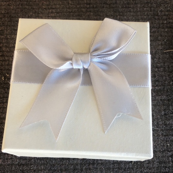 Beautiful Crystal Fashion Bracelet - Picture 13 of 13